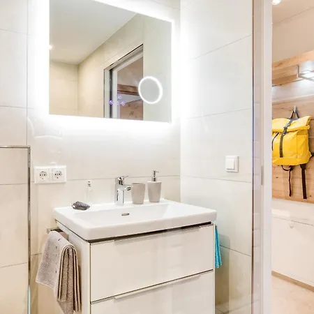 Apartment Chill Out *